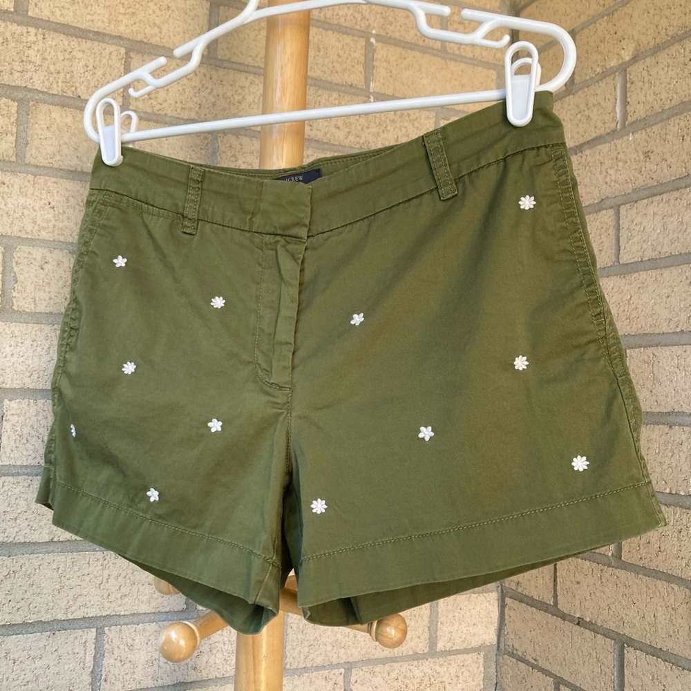 J Crew Green Chinos White Embroidered Flowers All Over Daisy Cotton Shorts - Picture 17 of 17
